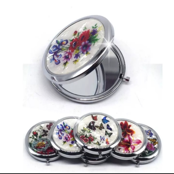 Fancy Pearlized Makeup Mirror Compact - Picture 7 of 8